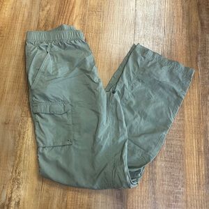 Columbia Omni shade olive green lightweight pull on hiking pants size XL (18-20)